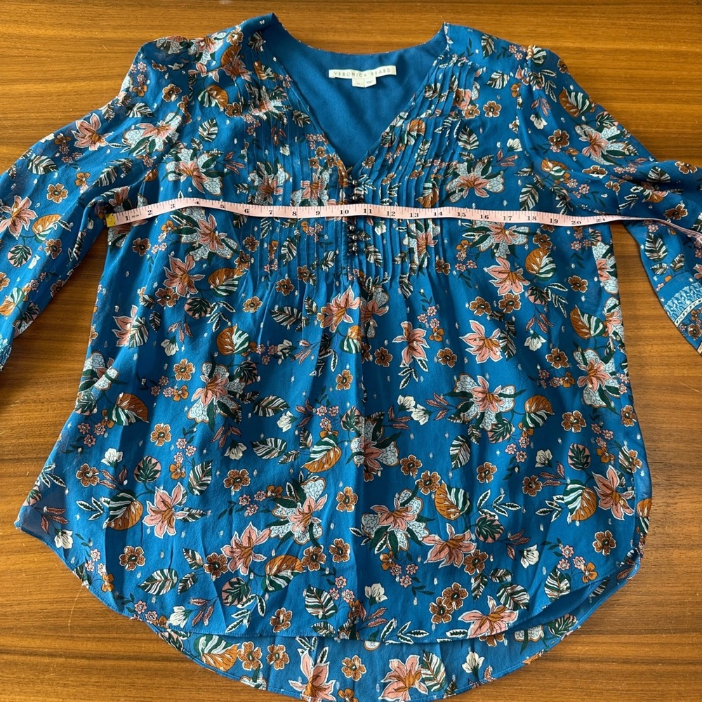Veronica Beard Lowell Silk Floral Blue Silver Metallic Luxury Blouse, Size 10 - Picture 5 of 13